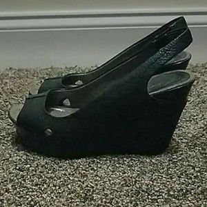 Kenneth Cole Reaction Wedges
